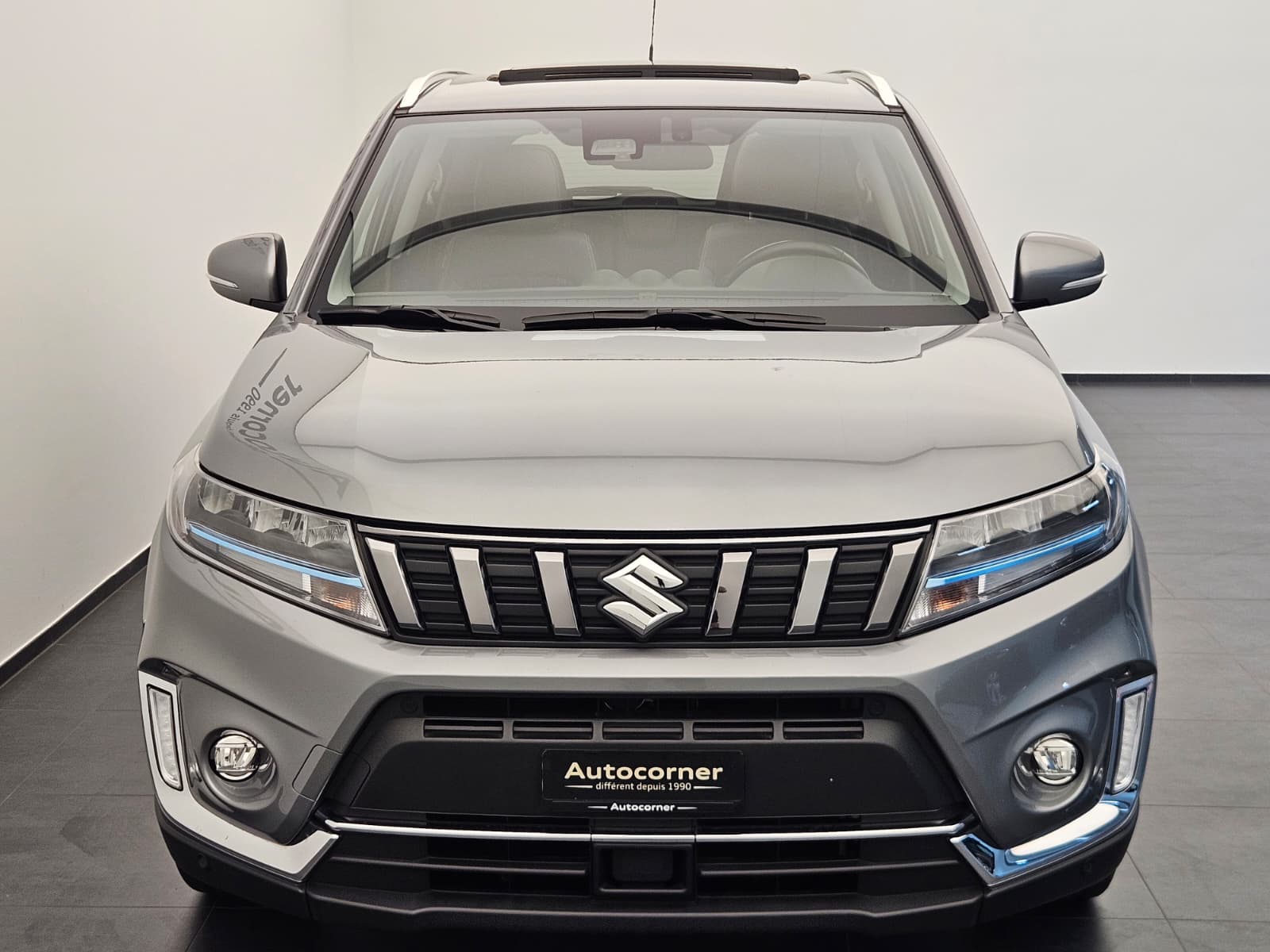 SUZUKI Vitara 1.5 Hybrid Compact + 4x4 AGS-image-3