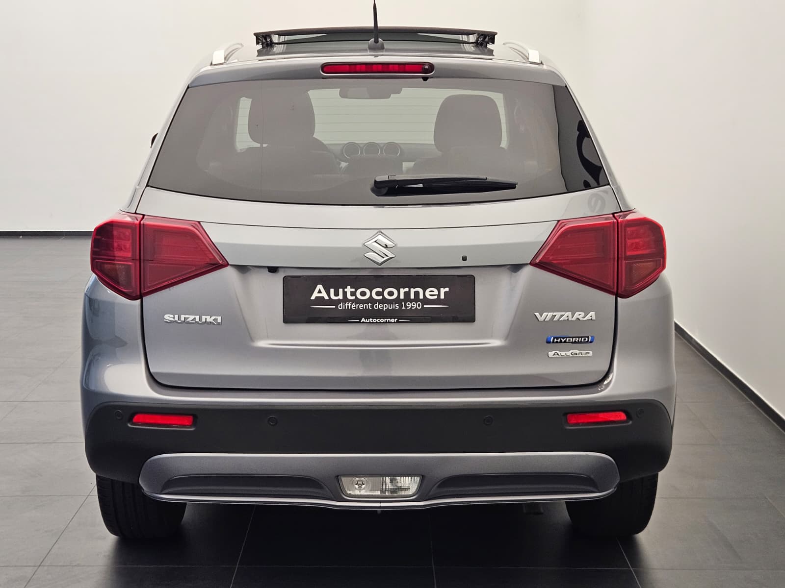 SUZUKI Vitara 1.5 Hybrid Compact + 4x4 AGS-image-7
