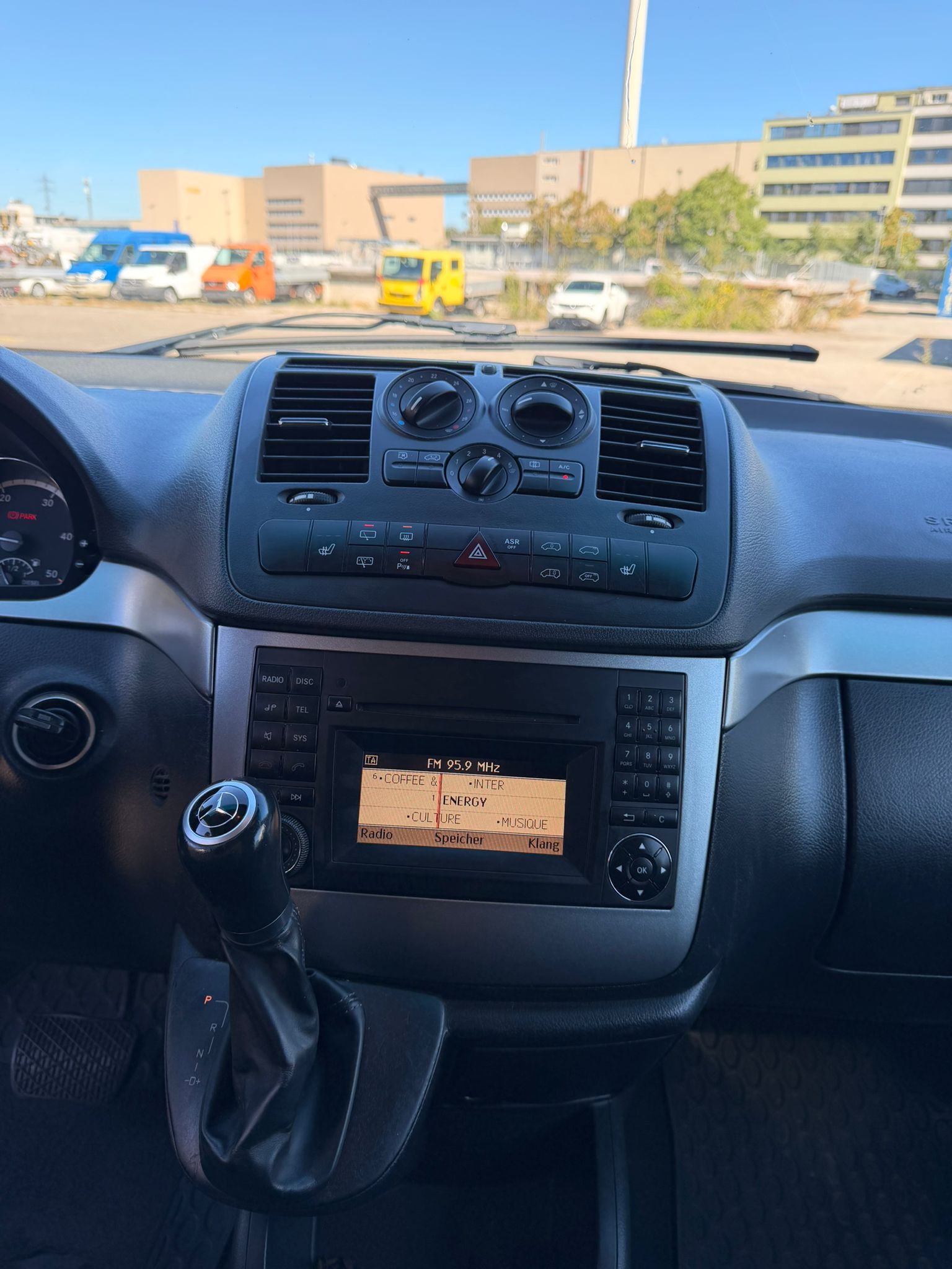 MERCEDES-BENZ Vito 116 CDI Blue Efficiency EL A-image-12