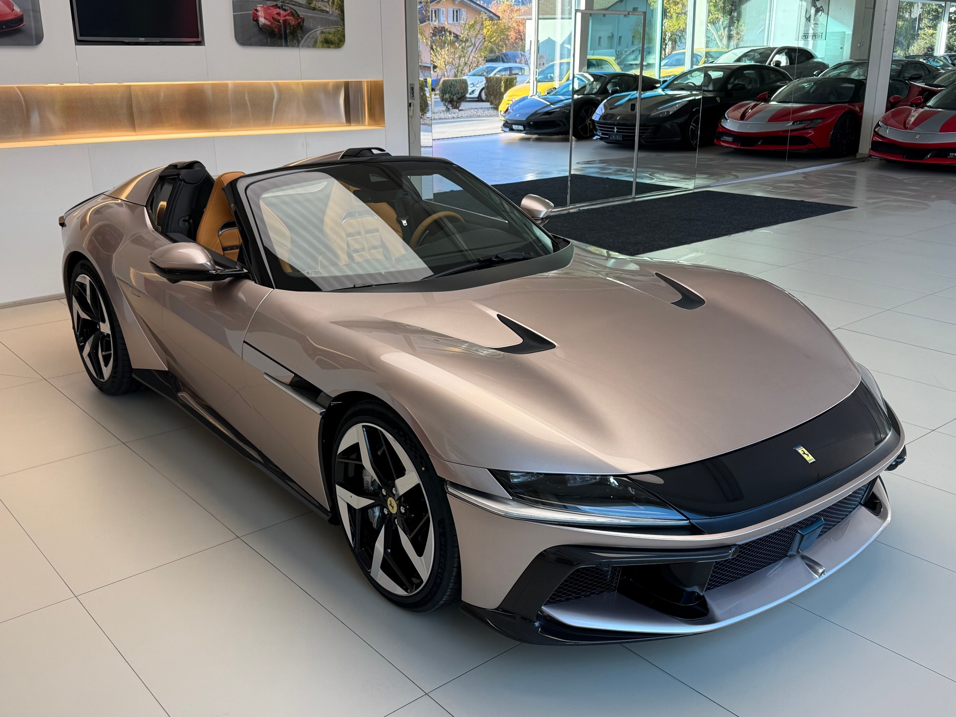 FERRARI 12 Cilindri Spider-image-2