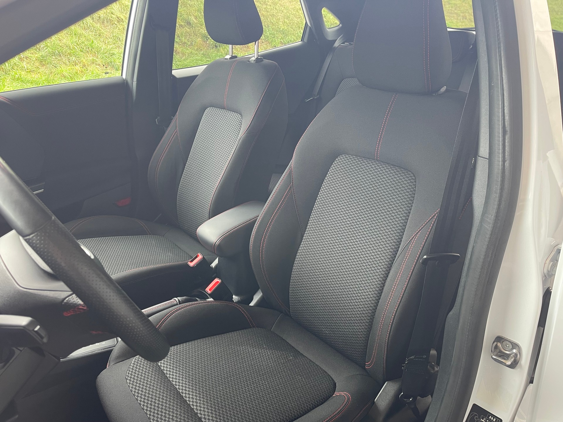 FORD Puma 1.0 EcoB Hybrid ST-Line-image-13
