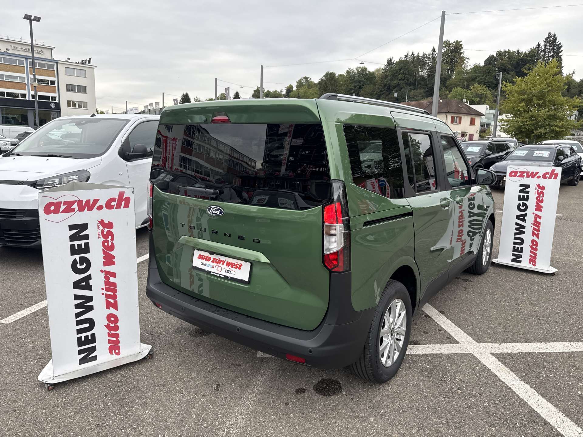 FORD Tourneo Courier 1.0 EcoBoost Titanium Automat-showroom-element-2