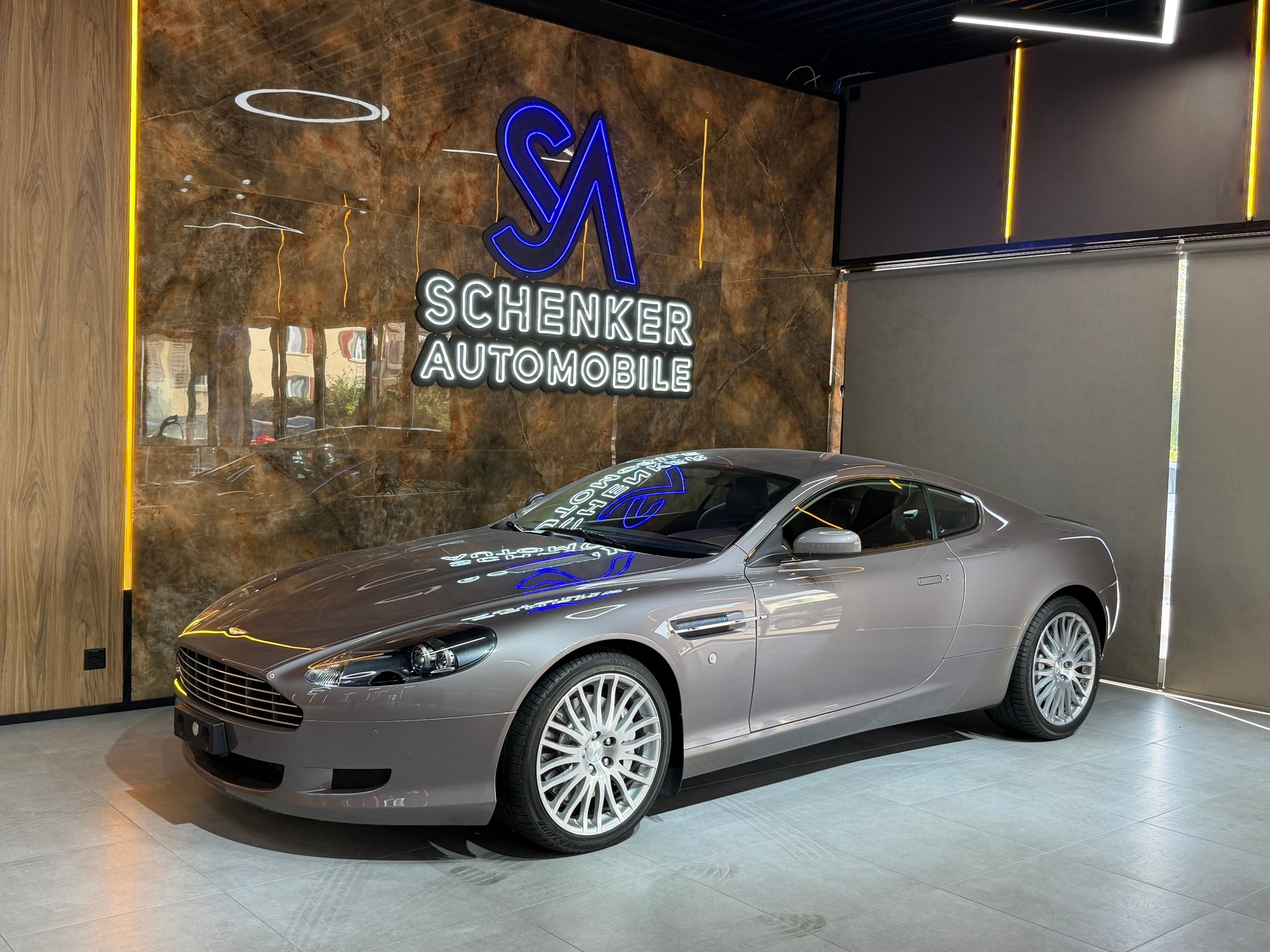 ASTON MARTIN DB9 Touchtronic 2