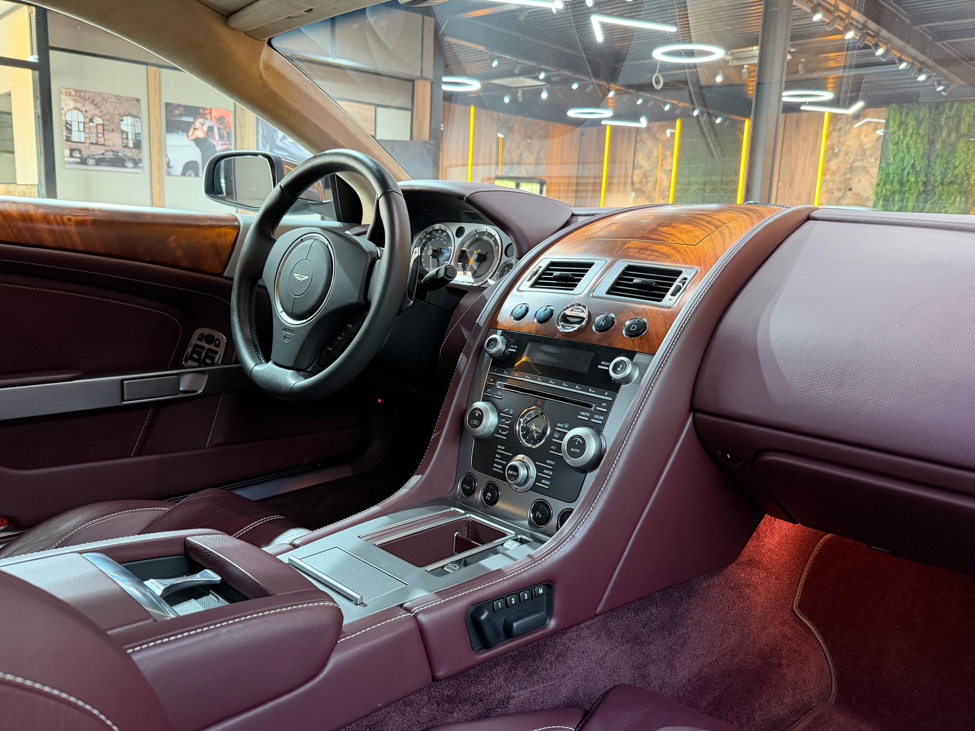 ASTON MARTIN DB9 Touchtronic 2-image-11