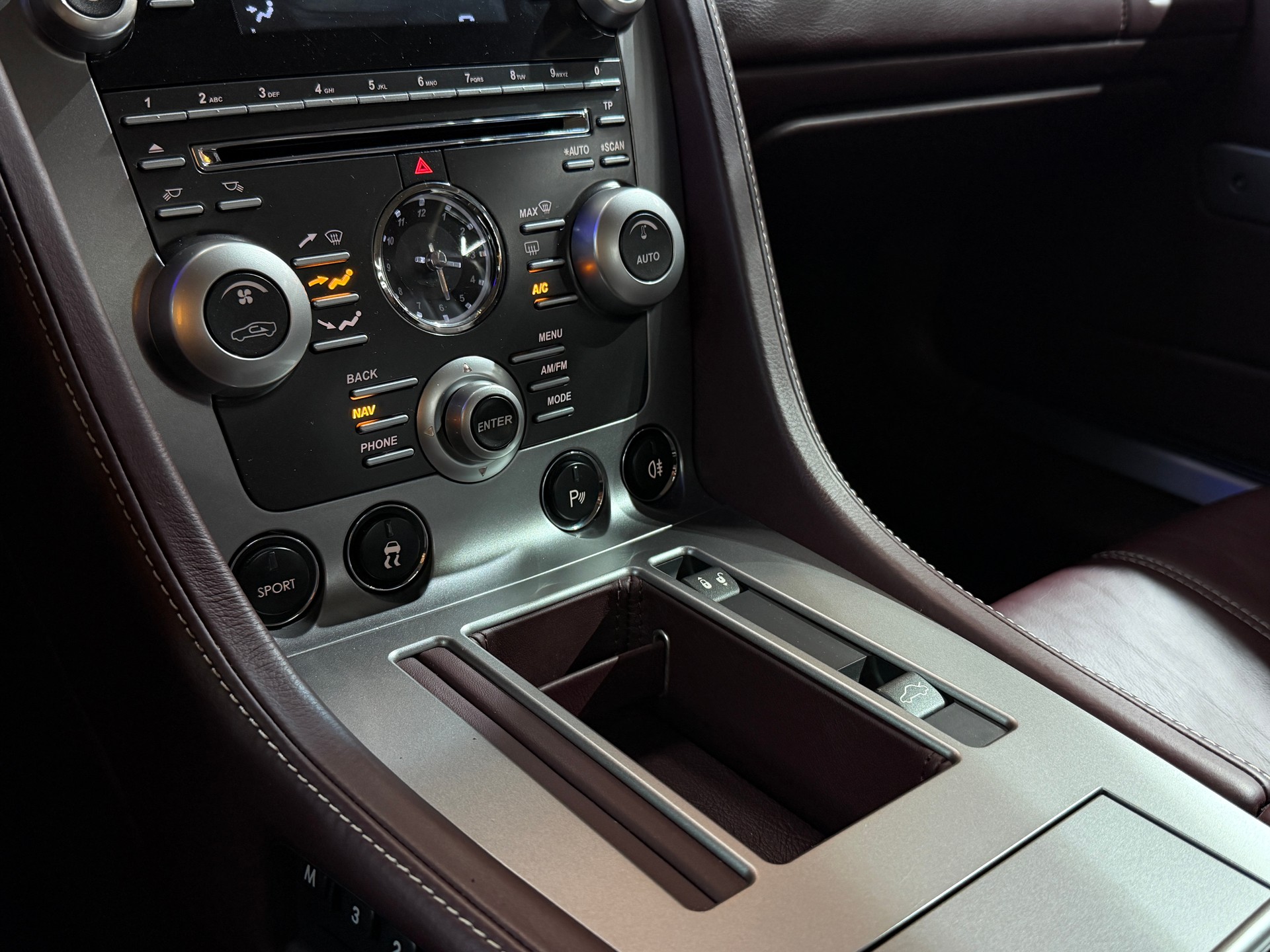 ASTON MARTIN DB9 Touchtronic 2-image-13