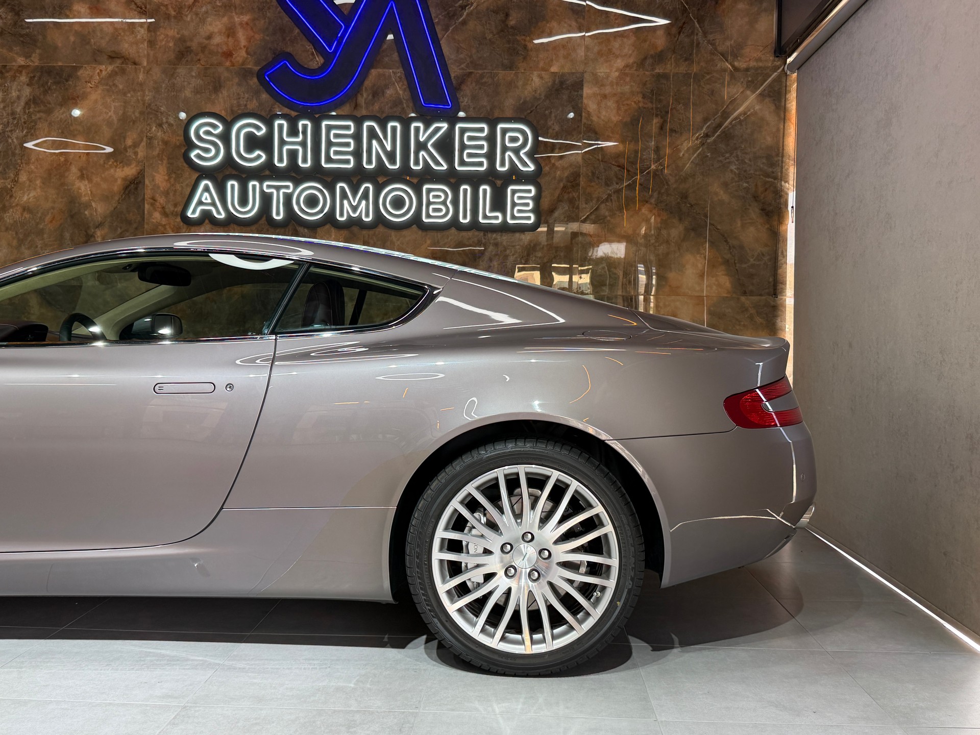 ASTON MARTIN DB9 Touchtronic 2-image-6