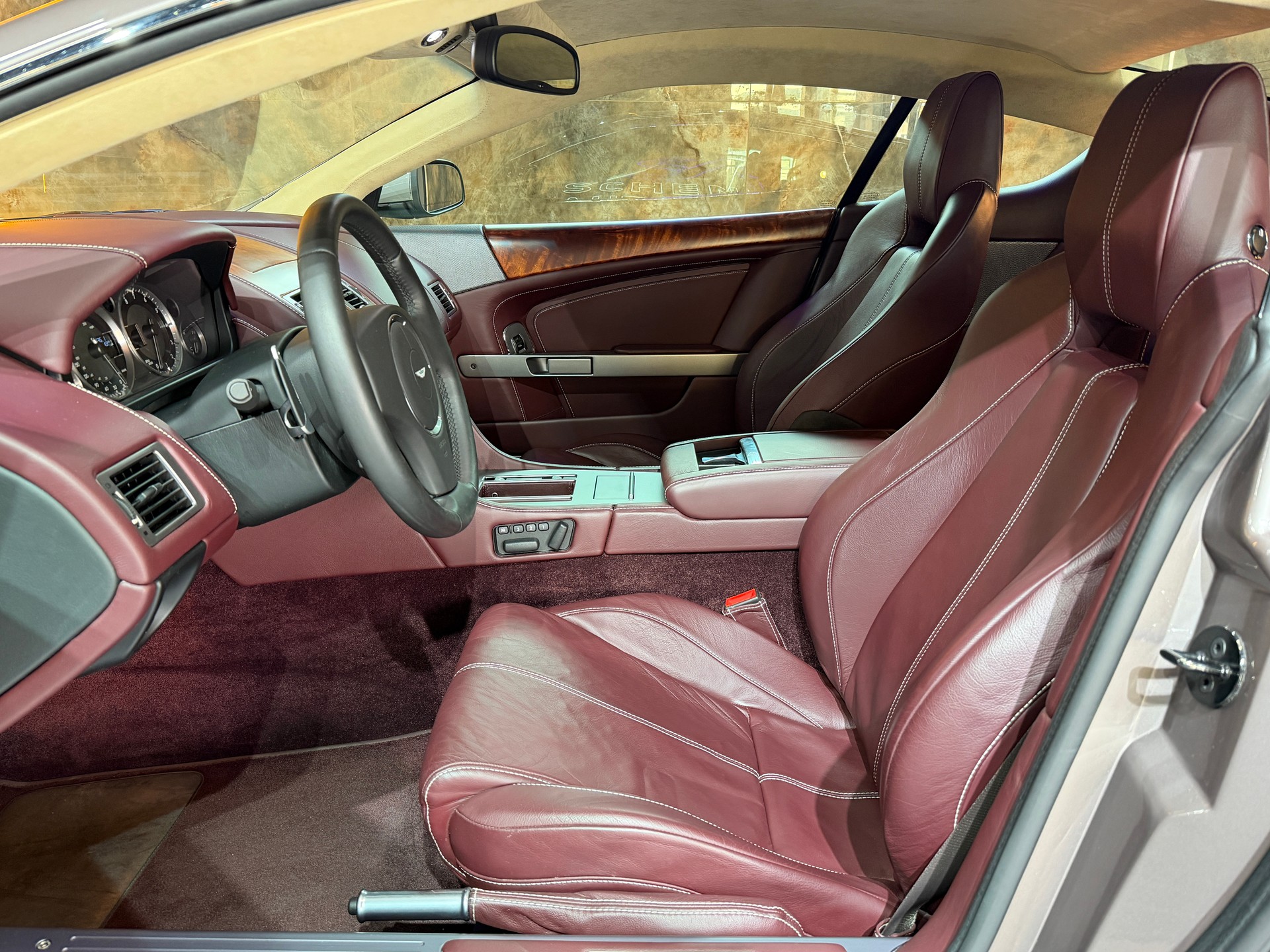 ASTON MARTIN DB9 Touchtronic 2-image-10