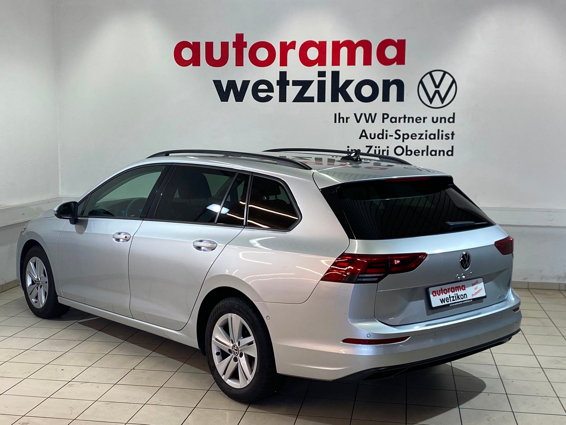 VW Golf Variant 1.0 eTSI mHEV Life DSG-showroom-element-2