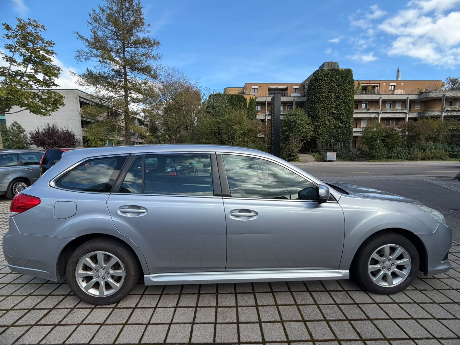 SUBARU Legacy 2.0D Swiss AWD-image-4