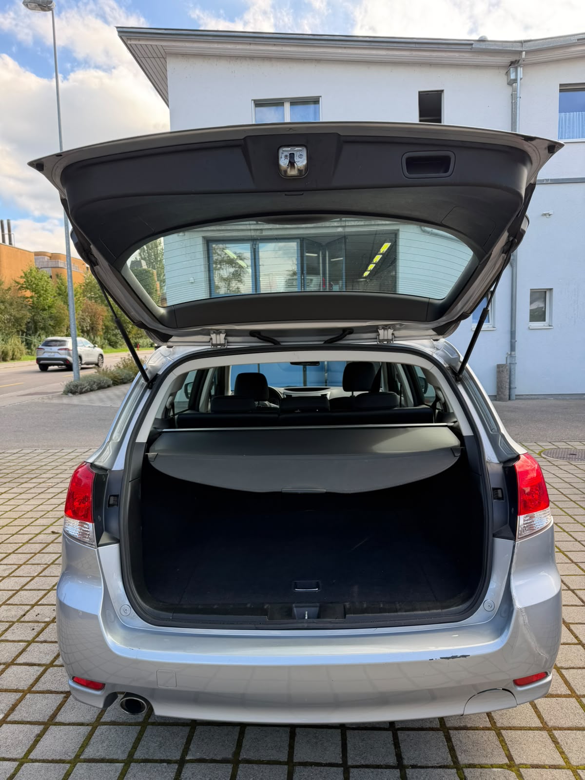 SUBARU Legacy 2.0D Swiss AWD-image-9