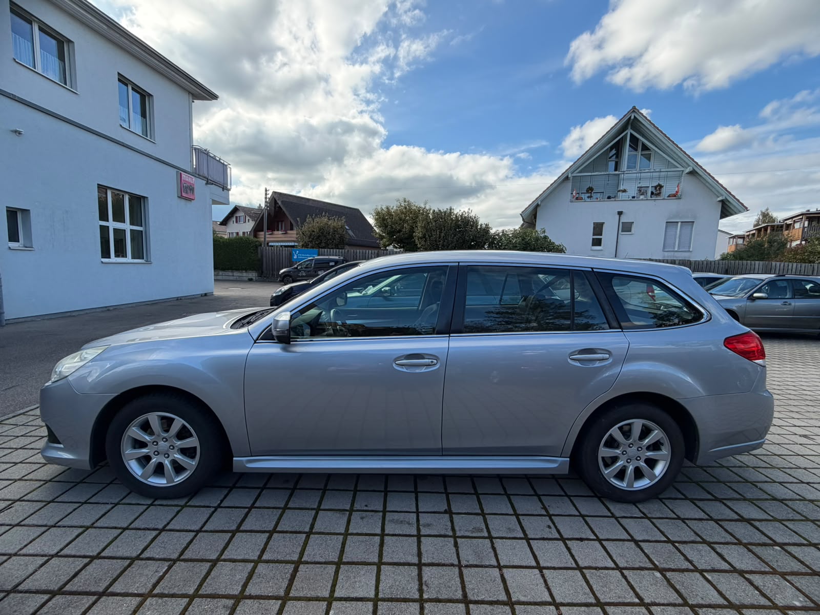 SUBARU Legacy 2.0D Swiss AWD-showroom-element-1