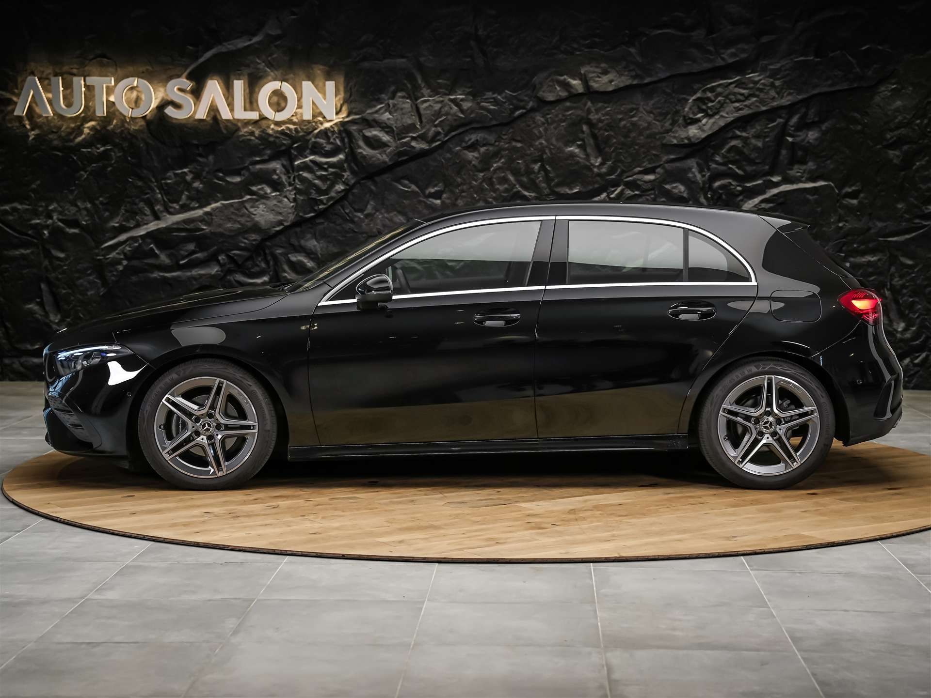 MERCEDES-BENZ A 200 AMG Line d 8G-DCT *Facelift*Werksgarantie*Multibeam LED-showroom-element-1
