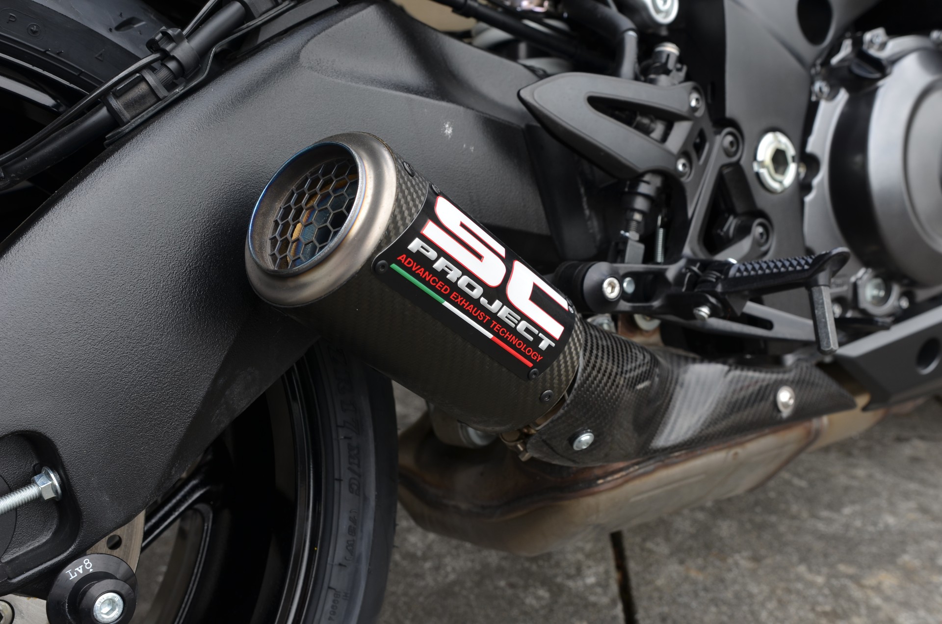 SUZUKI GSX-S 1000-image-1