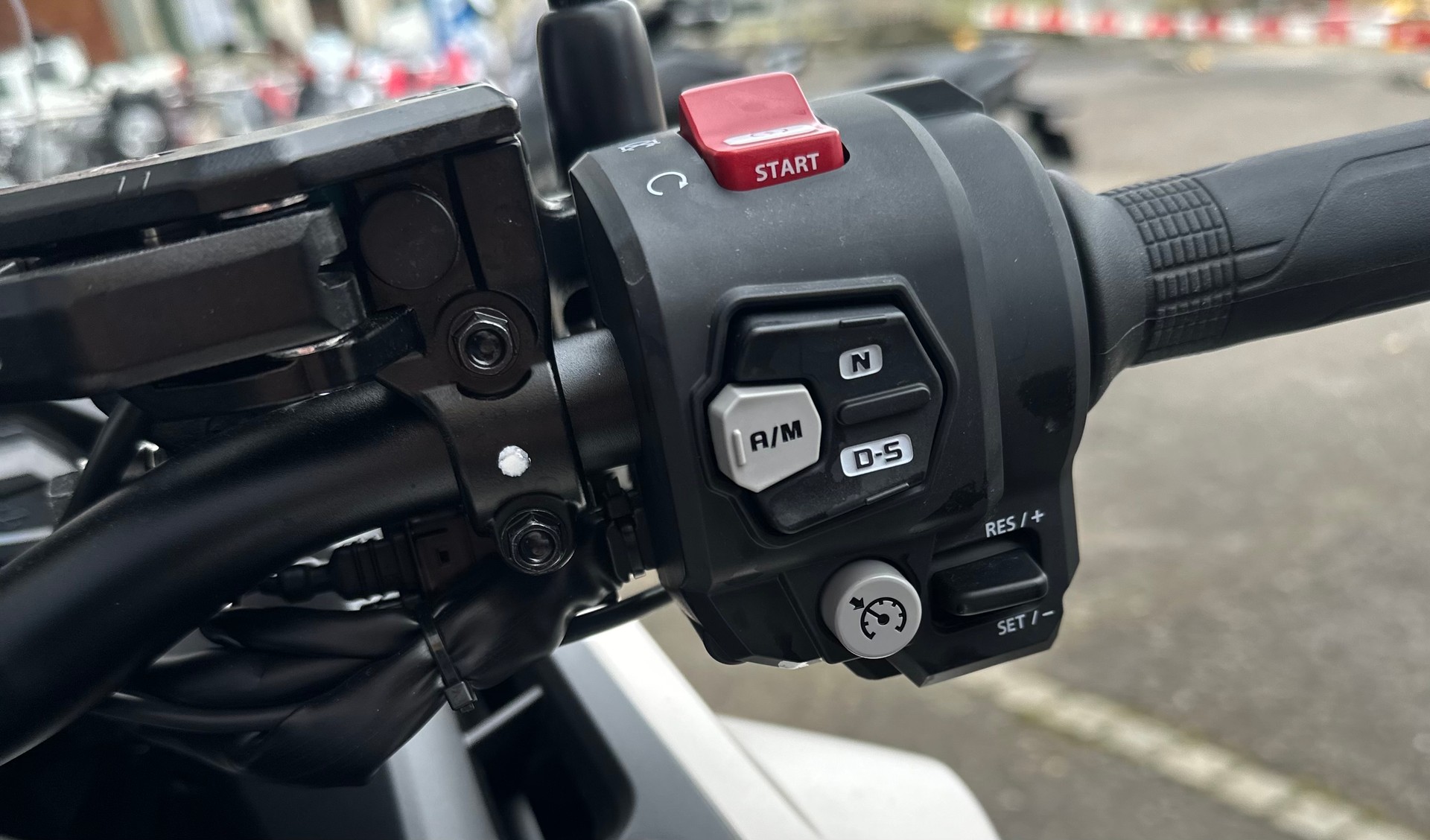 HONDA NT 1100 DCT Electronic Supsension-image-9