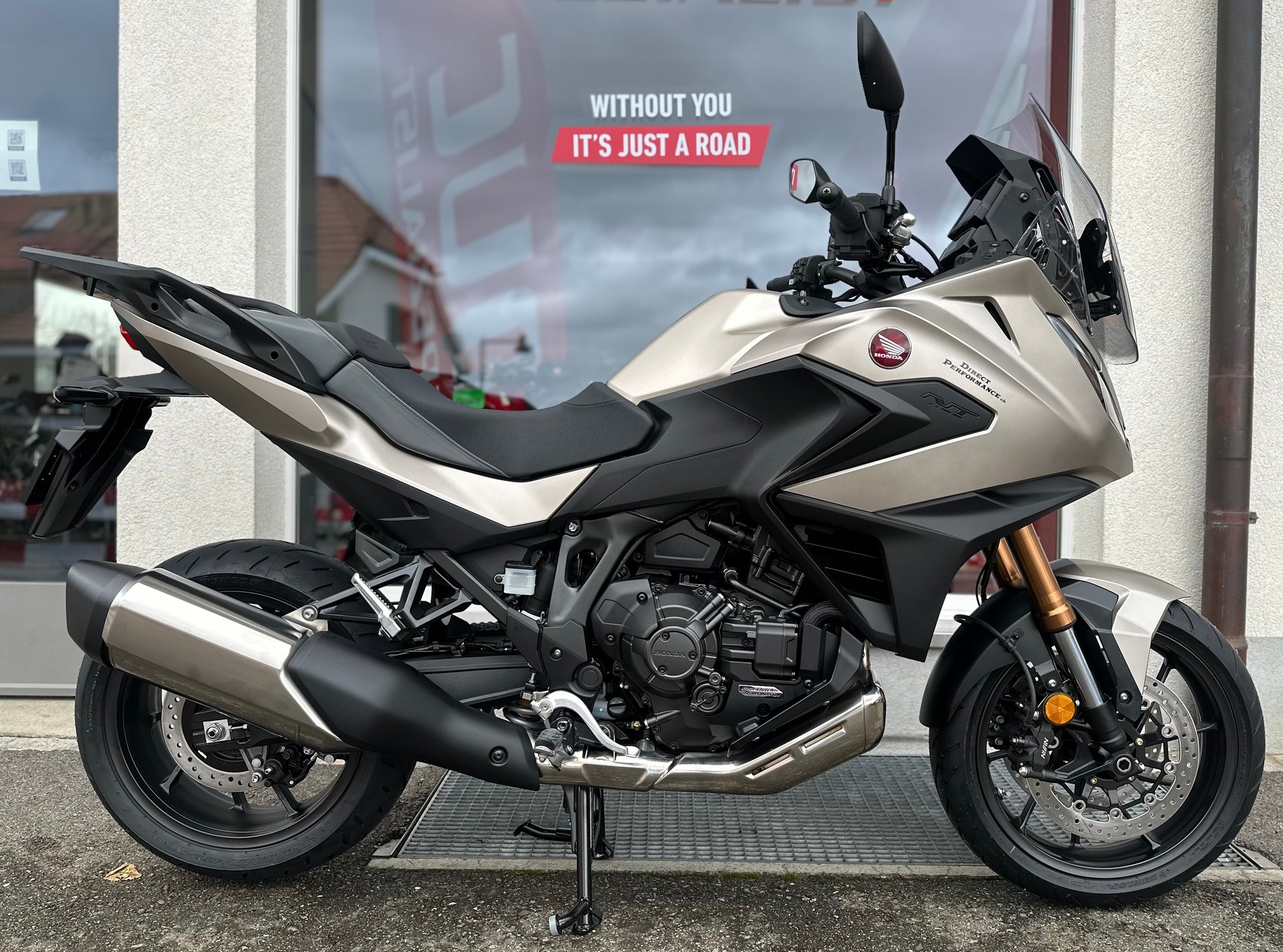 HONDA NT 1100 DCT Electronic Supsension-image-2