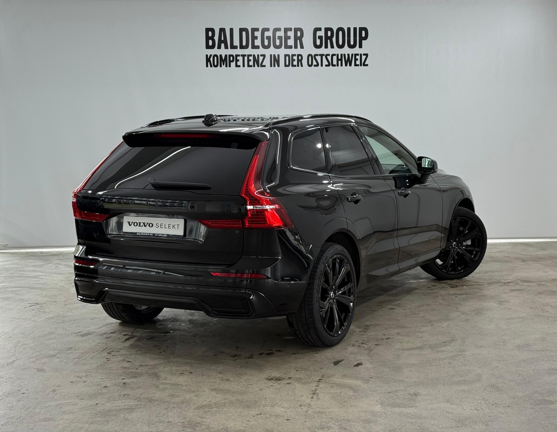 VOLVO XC60 2.0 T8 TE Black Edition eAWD-showroom-element-2