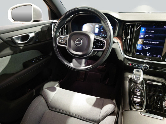 VOLVO V60 T8 eAWD Inscription-image-4