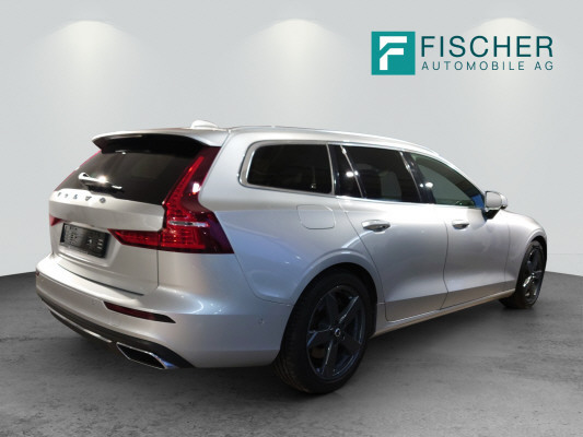 VOLVO V60 T8 eAWD Inscription-image-1