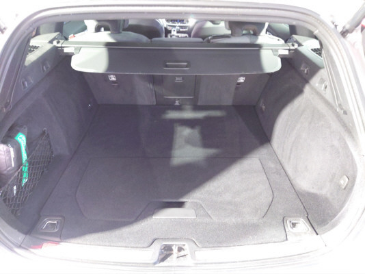 VOLVO V60 T8 eAWD Inscription-image-8