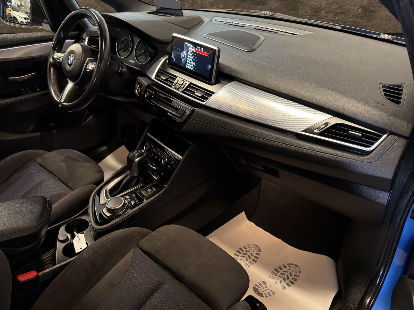BMW 220d xDrive Active Tourer M Sport Steptronic-image-10