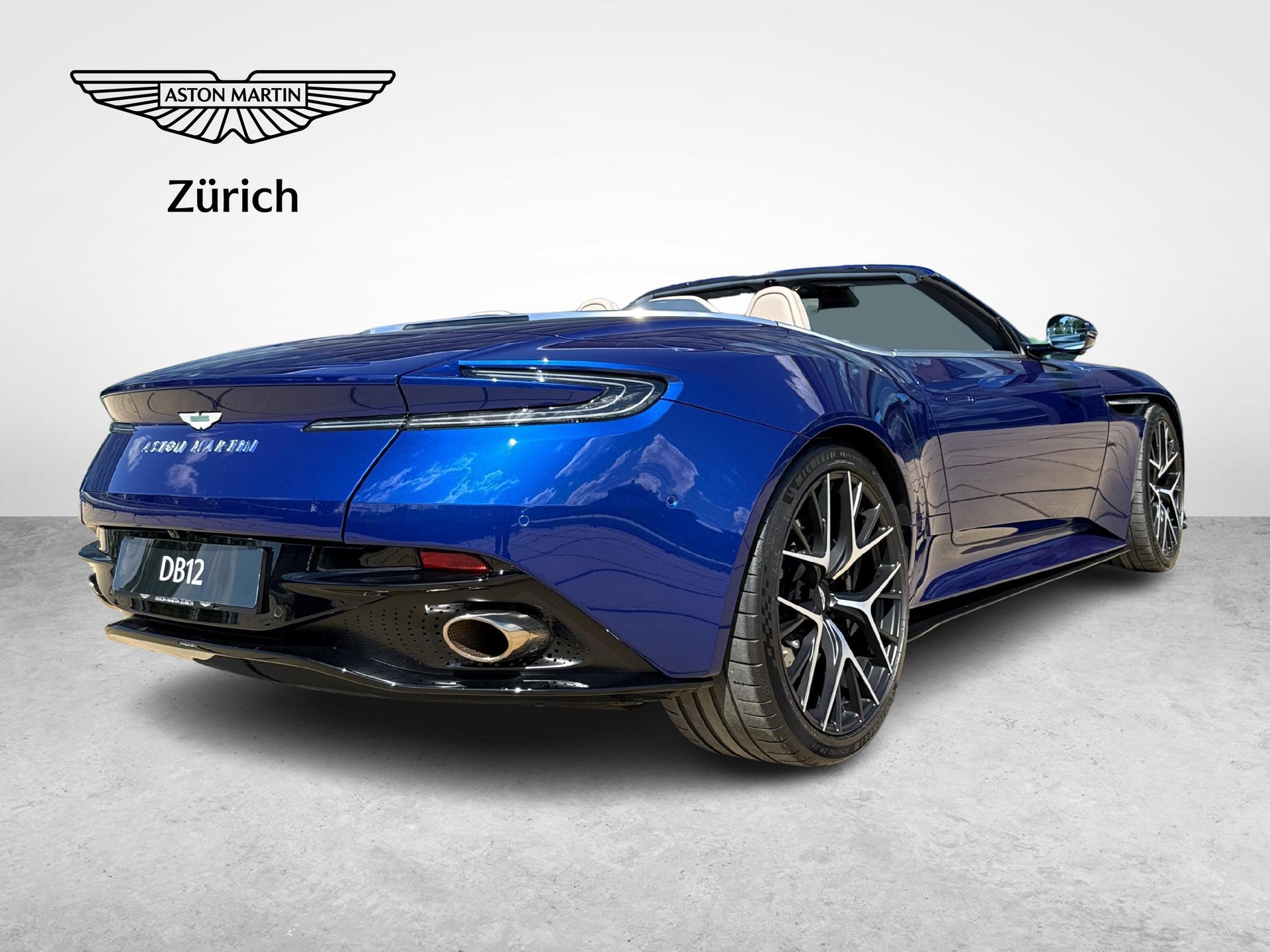 ASTON MARTIN DB12 Volante 4.0 V8 Bi-Turbo-image-4