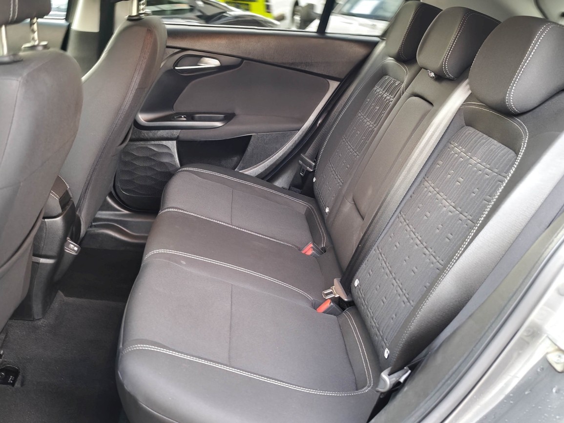 FIAT Tipo 1.5 Hybrid Swiss Cross 5D-image-9