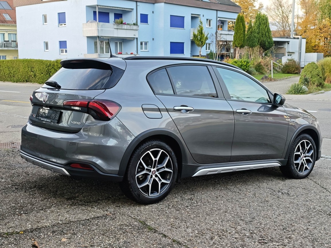 FIAT Tipo 1.5 Hybrid Swiss Cross 5D-image-5