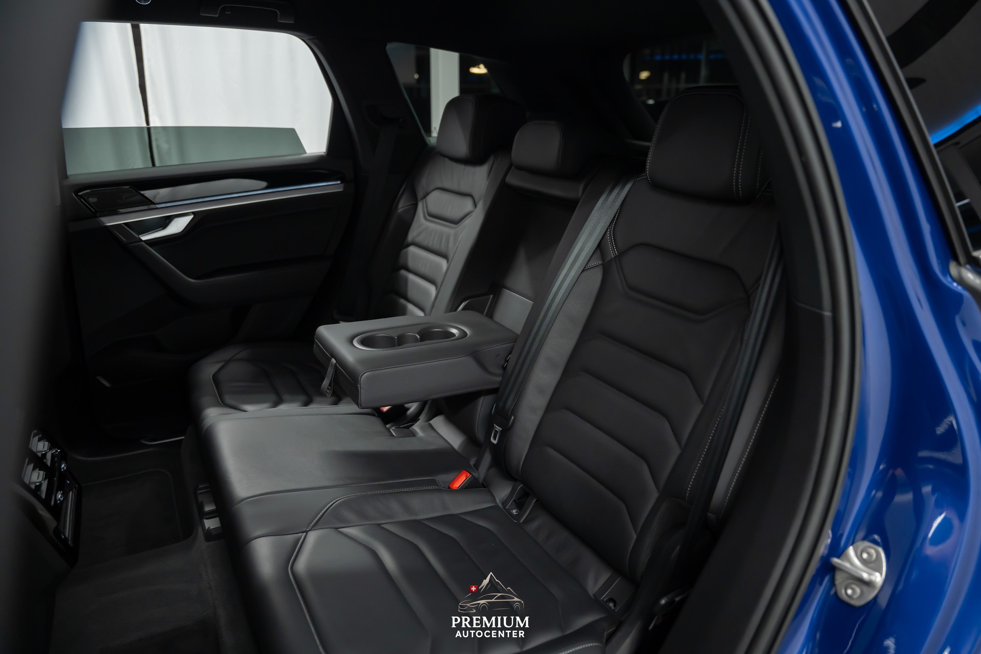 VW Touareg 3.0 TDI R Line Tiptronic *Black Style*Leder*Fahrassistenz*22"Felgen*-image-14