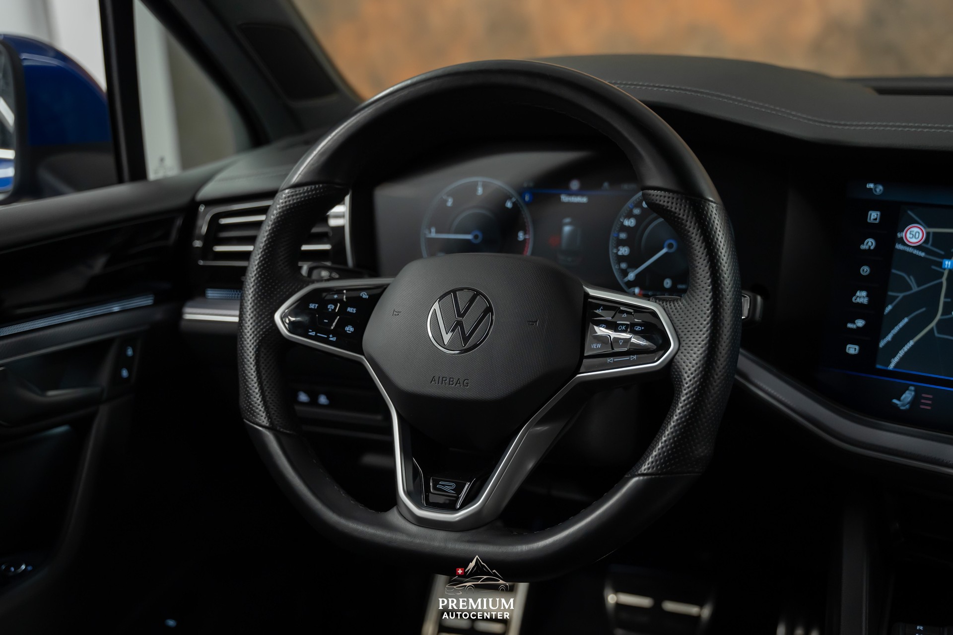 VW Touareg 3.0 TDI R Line Tiptronic *Black Style*Leder*Fahrassistenz*22"Felgen*-image-17