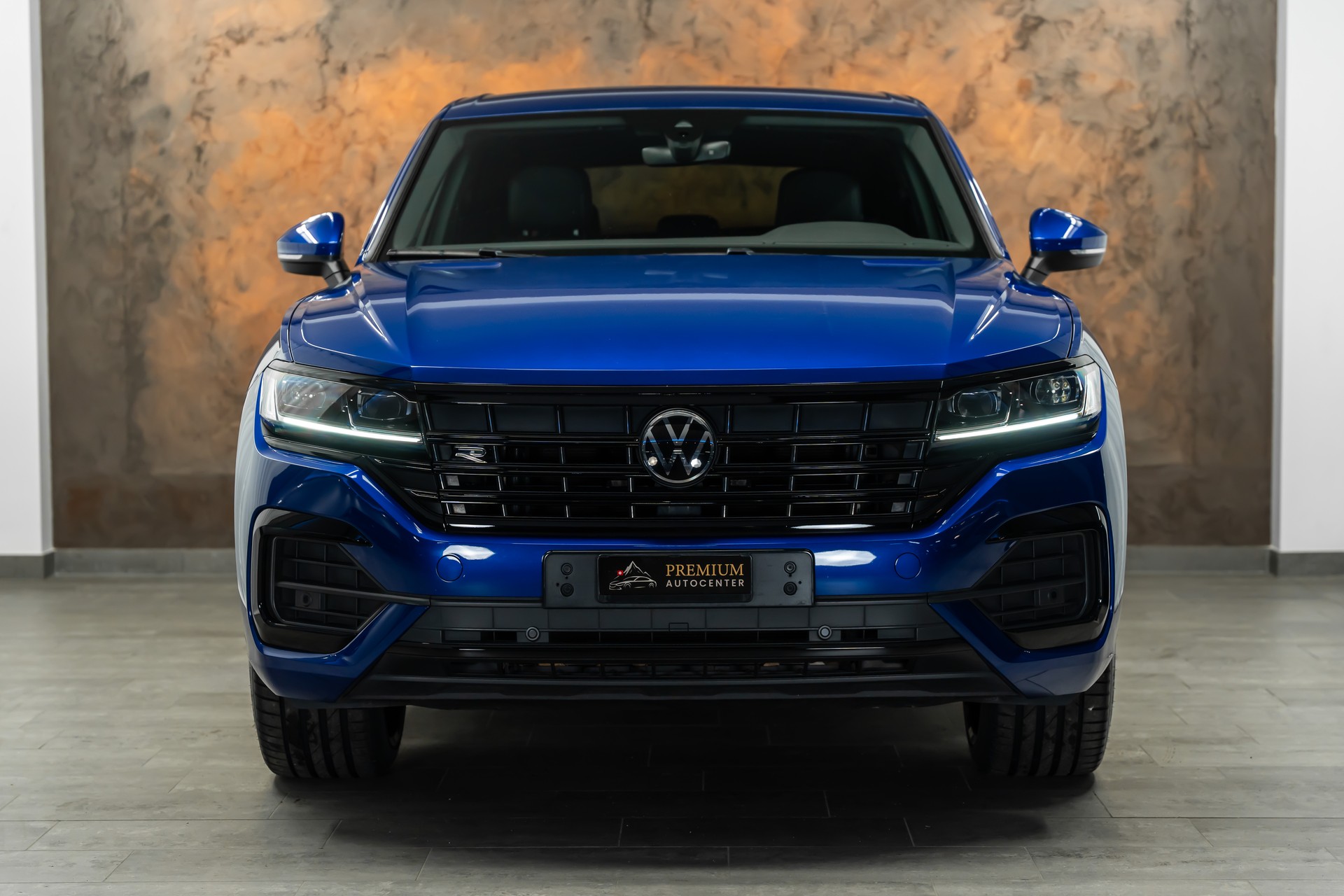 VW Touareg 3.0 TDI R Line Tiptronic *Black Style*Leder*Fahrassistenz*22"Felgen*-image-5