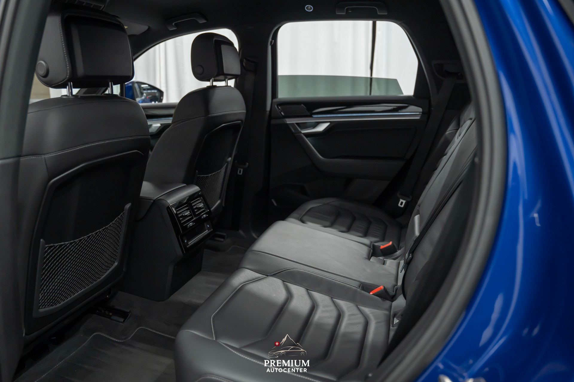 VW Touareg 3.0 TDI R Line Tiptronic *Black Style*Leder*Fahrassistenz*22"Felgen*-image-13