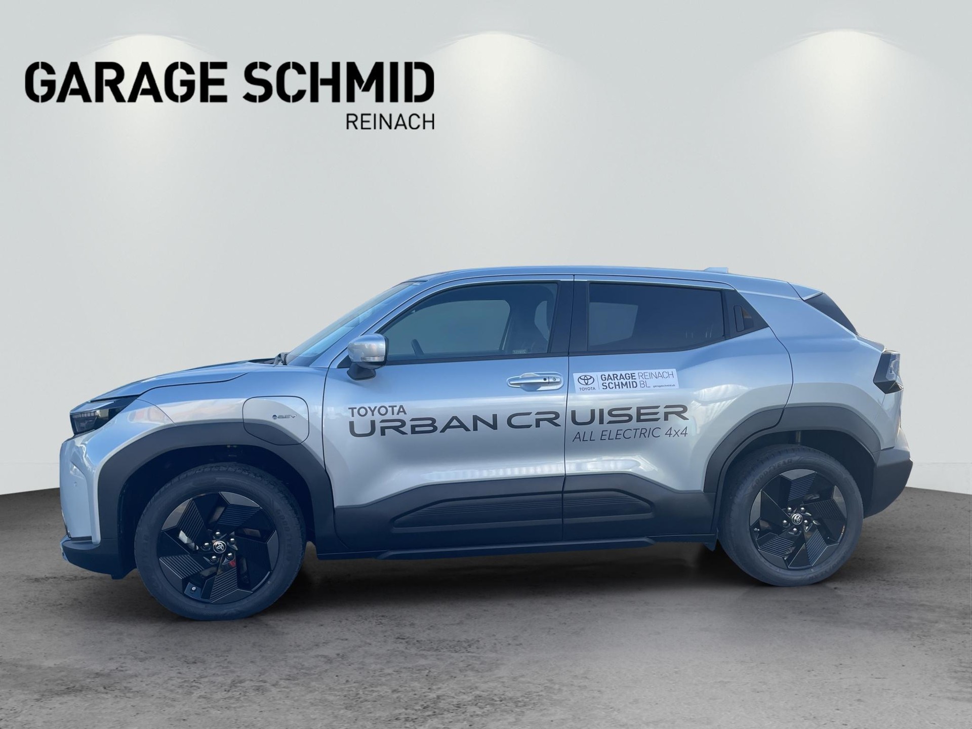 TOYOTA Urban Cruiser Comfort-showroom-element-3