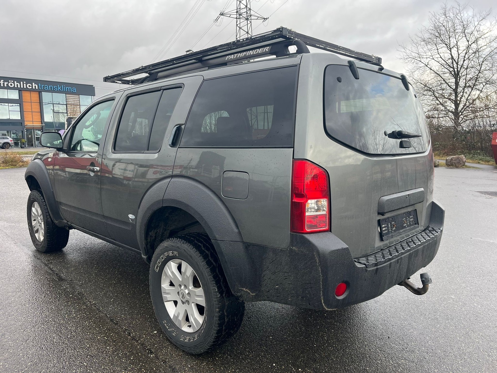 NISSAN Pathfinder 2.5 dCi LE-image-4