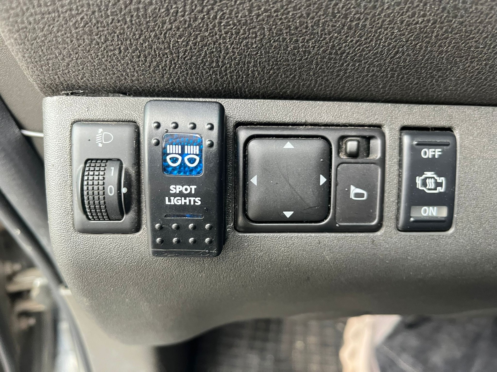 NISSAN Pathfinder 2.5 dCi LE-image-8