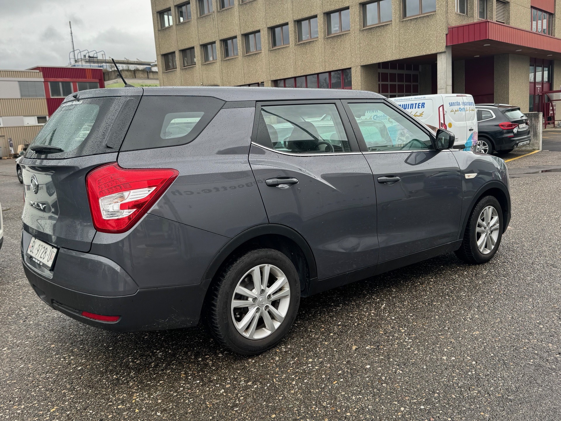 KGM-SsangYong XLV 1.6 eXDi Quartz 2WD Automatic-showroom-element-3