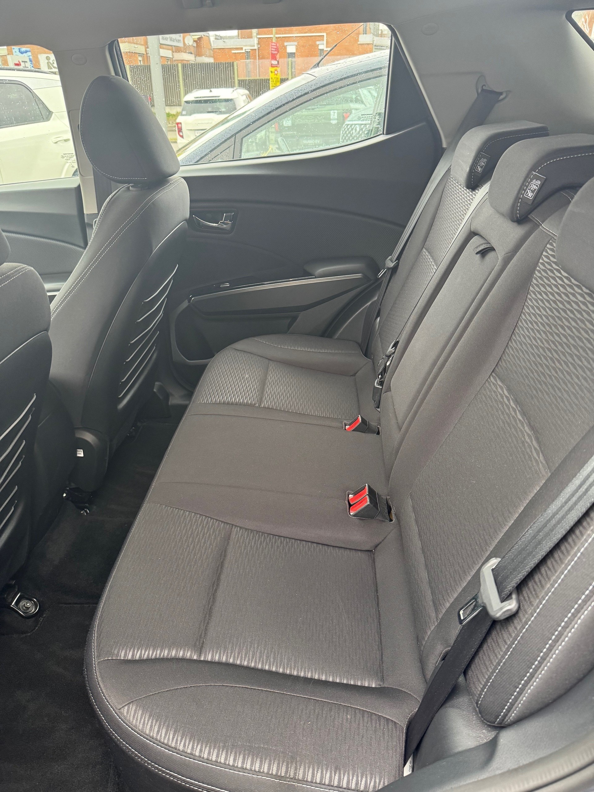 KGM-SsangYong XLV 1.6 eXDi Quartz 2WD Automatic-image-6