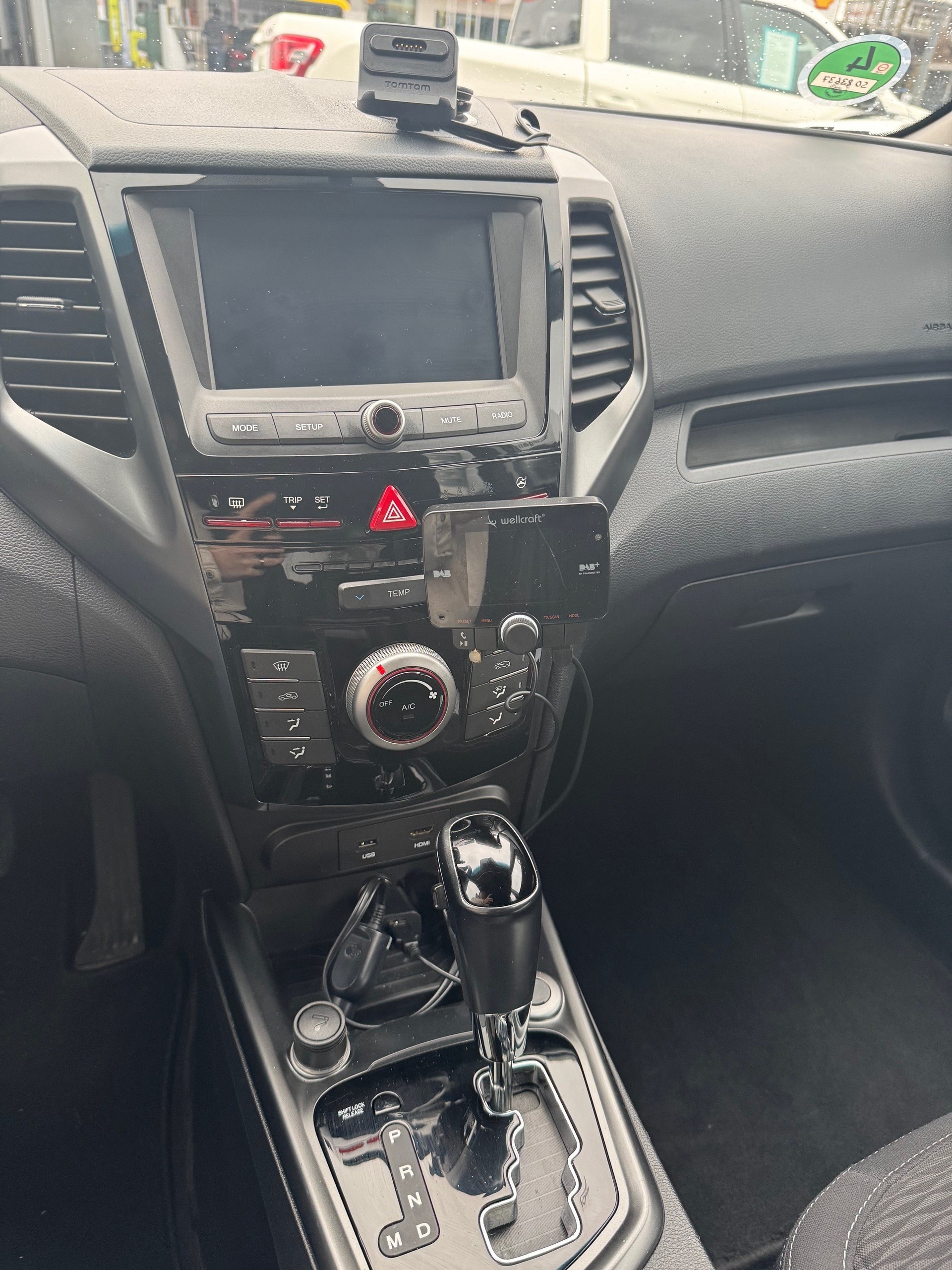 KGM-SsangYong XLV 1.6 eXDi Quartz 2WD Automatic-image-7