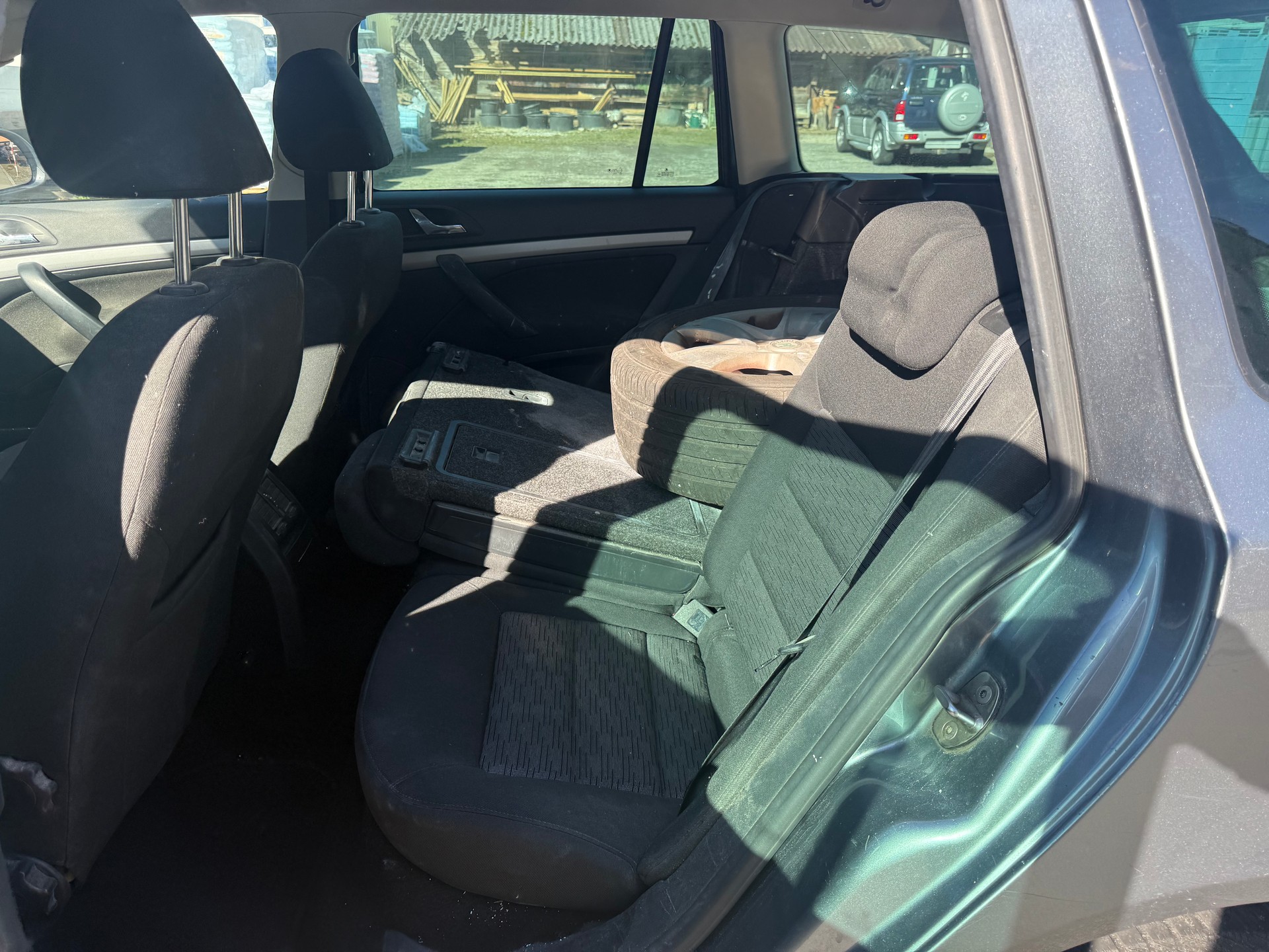 SKODA Octavia Combi 1.6 TDI AllDrive 4x4-image-4