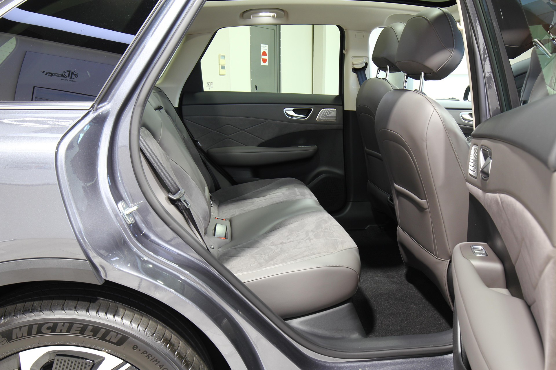 MG S6 EV 77 kWh Luxury 4WD-image-11