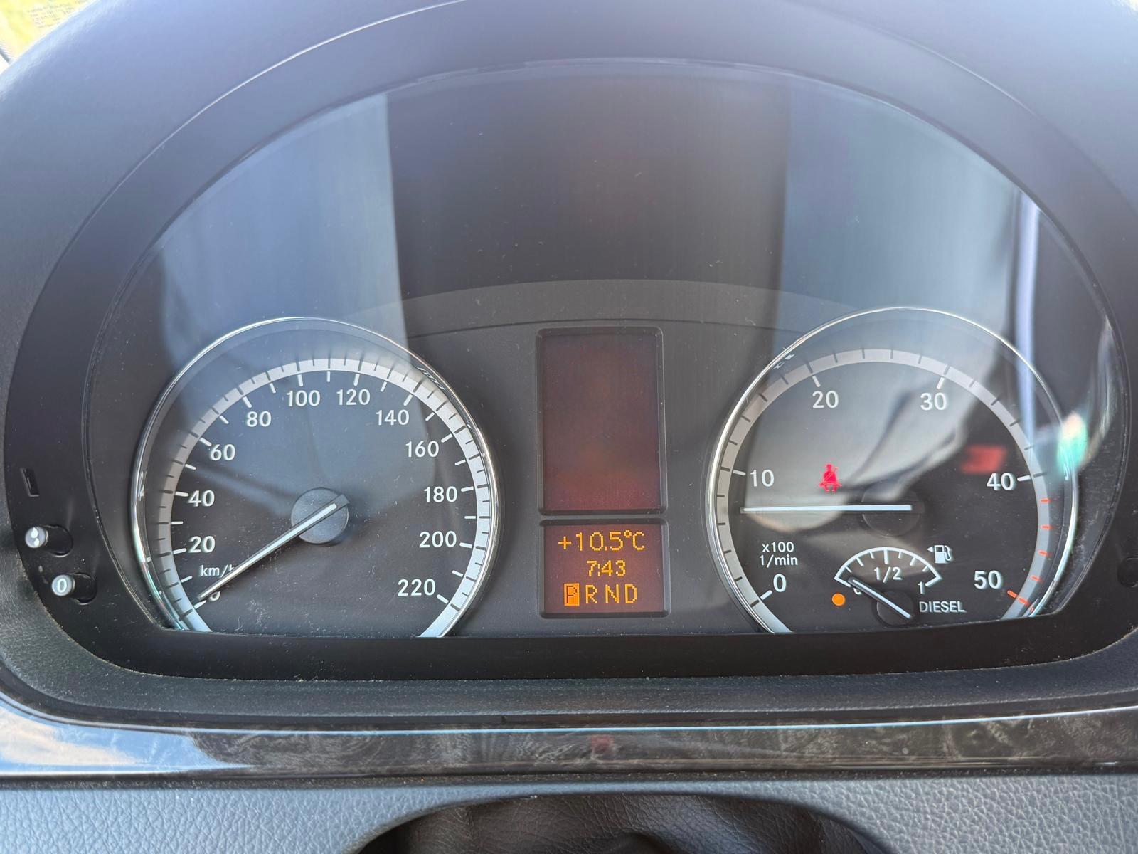 MERCEDES-BENZ Viano 3.0 CDI Blue Efficiency Avantgarde L A *** 8 PLACES ***-image-9