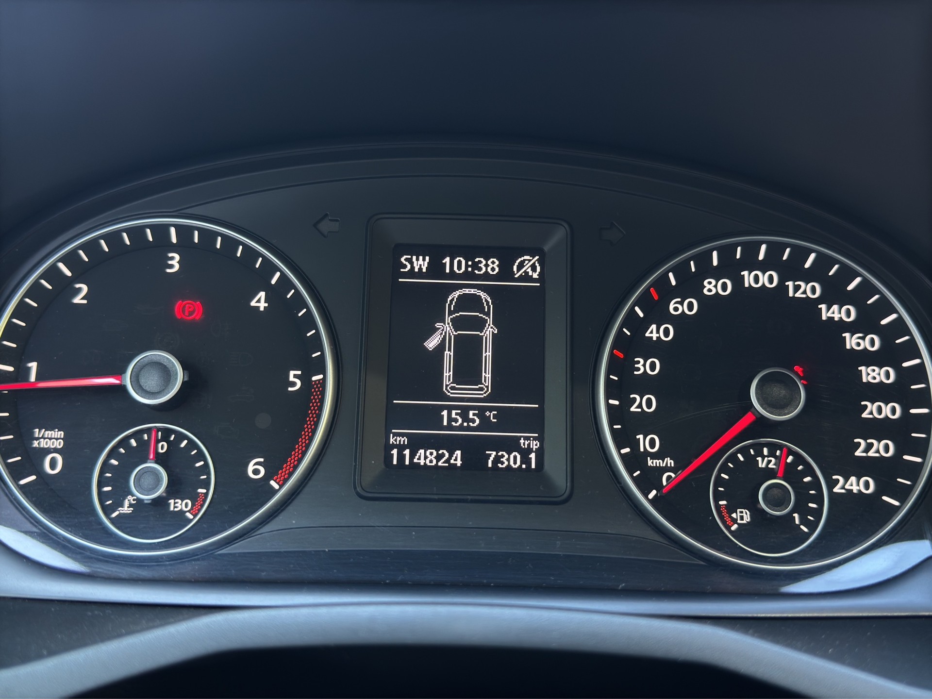 VW Caddy Maxi 2.0TDI 4Motion BlueMotion Technology-image-12