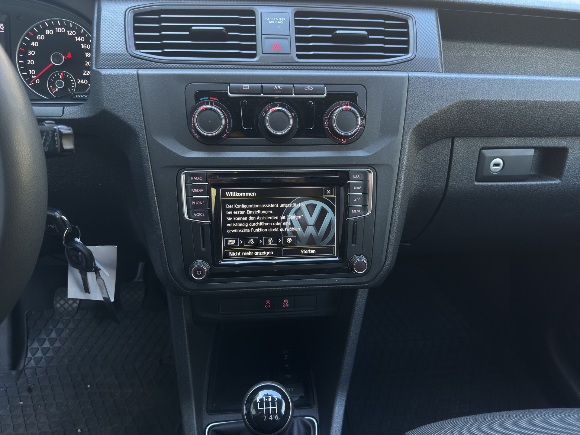 VW Caddy Maxi 2.0TDI 4Motion BlueMotion Technology-image-10