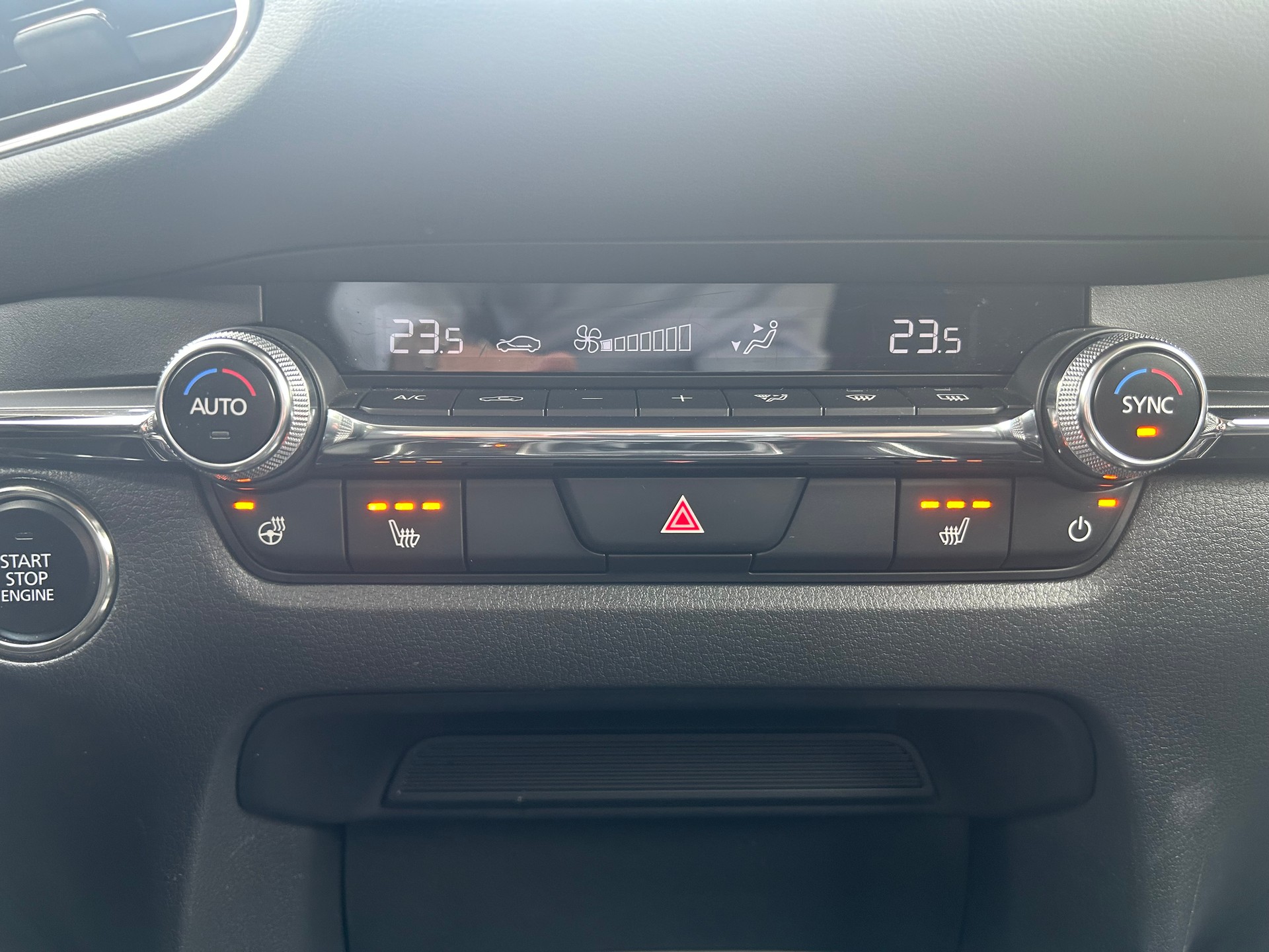 MAZDA CX-30 SKYACTIV-X 186 M Hybrid Exclusive Line FWD AT-image-12