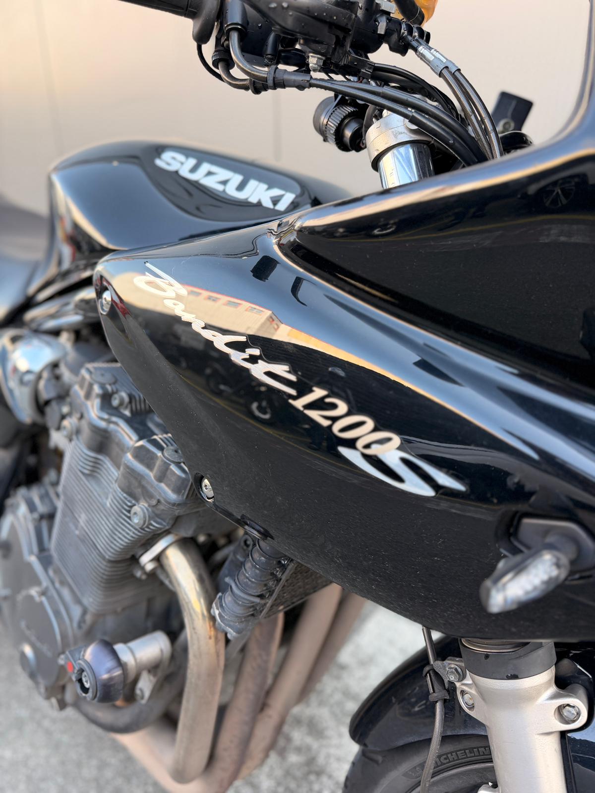 SUZUKI GSF 1200 S Bandit-image-4