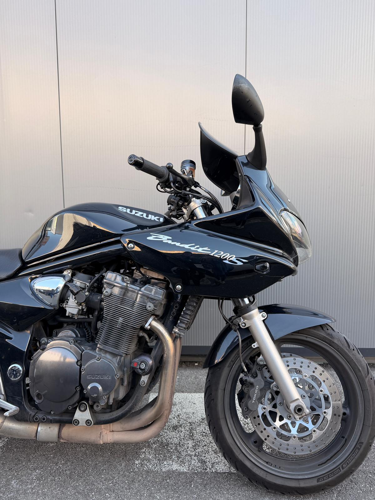 SUZUKI GSF 1200 S Bandit-image-1