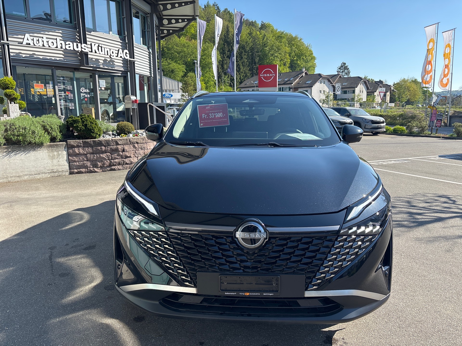 NISSAN Qashqai 1.5 VC-T e-Power N-Connecta-showroom-element-2