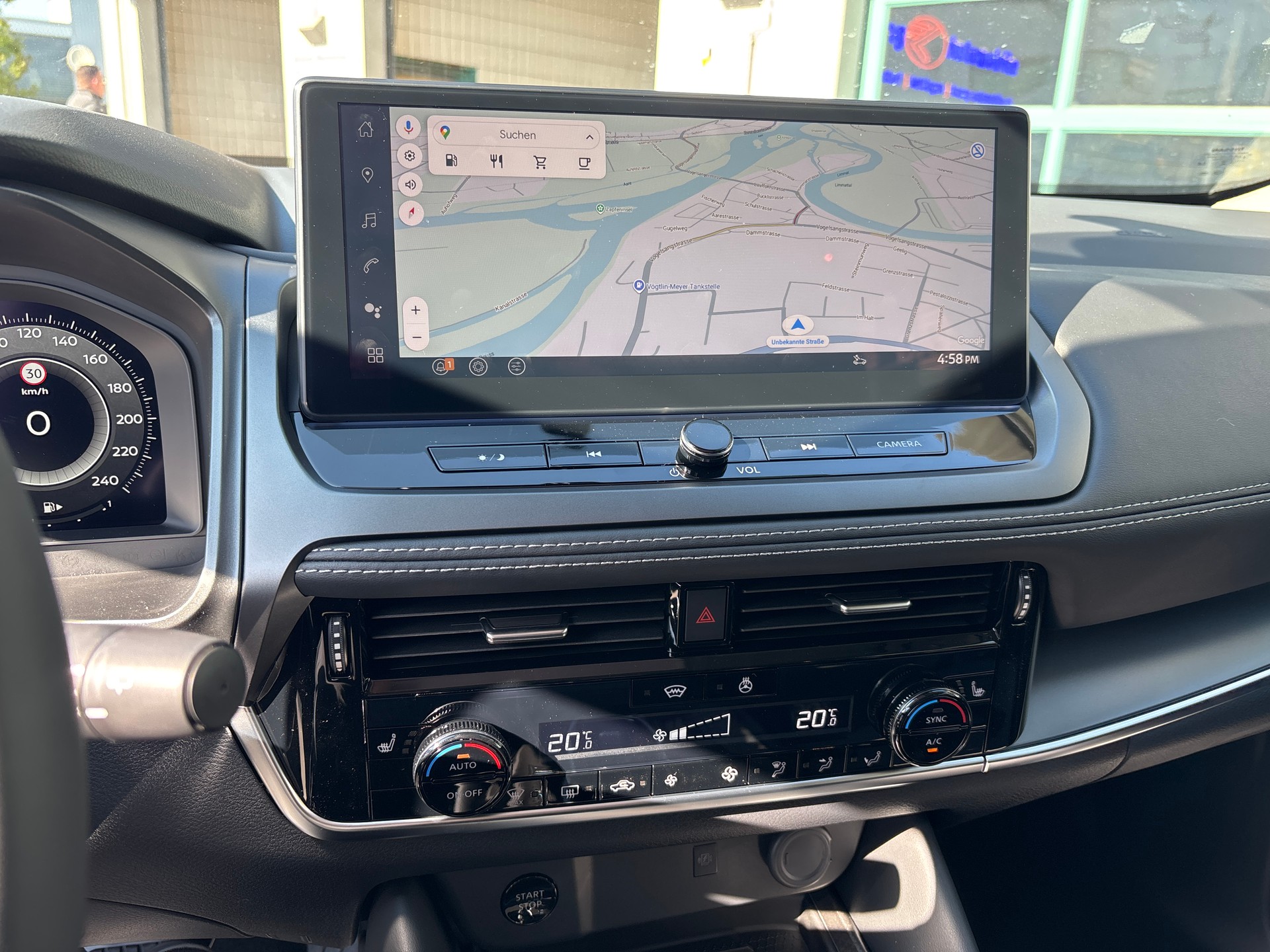 NISSAN Qashqai 1.5 VC-T e-Power N-Connecta-image-12