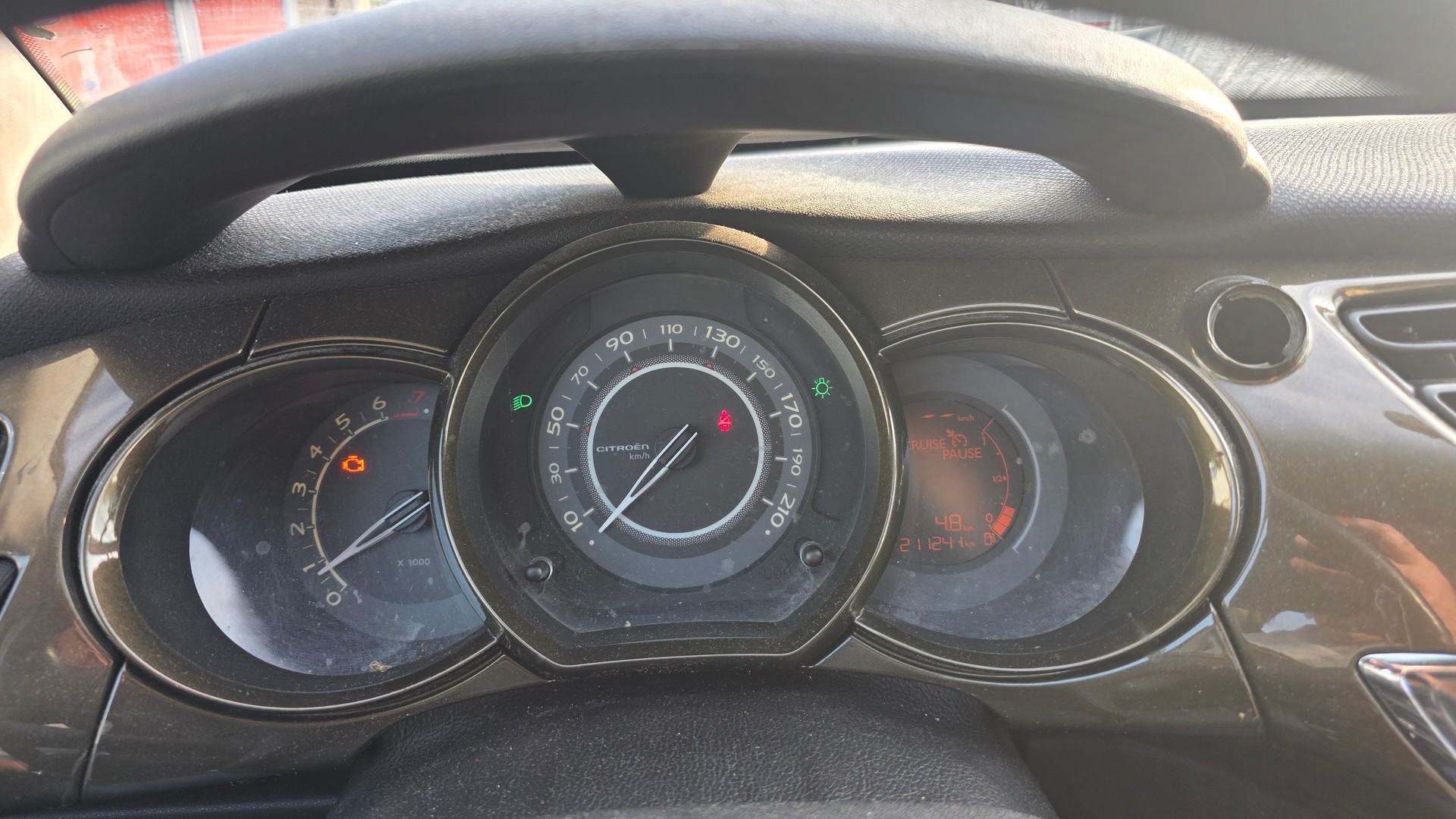 CITROEN C3 1.4i 16V Exclusive-image-7