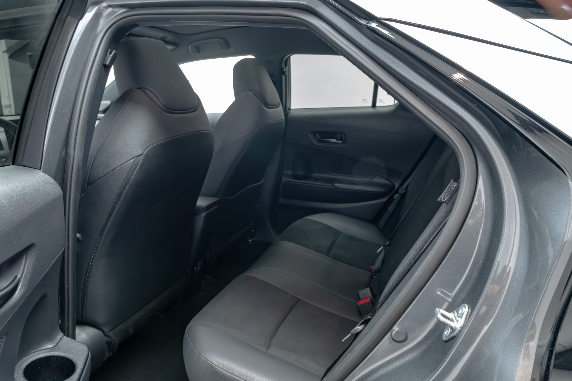 TOYOTA C-HR 2.0 HSD CVT GR Sport Premiere 4WD-image-15