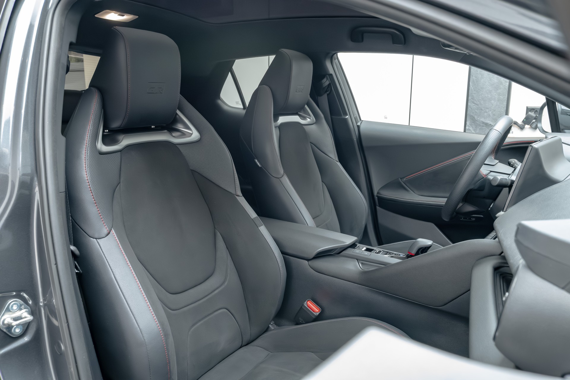 TOYOTA C-HR 2.0 HSD CVT GR Sport Premiere 4WD-image-10